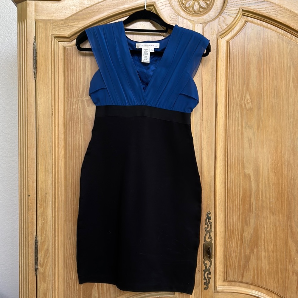 STUDIO M Size Small Blue and Black Dress